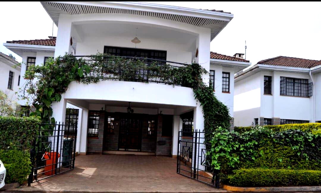 4BR Townhouse with Sunken Lounge & Fireplace on Grevillea Grove - Westlands