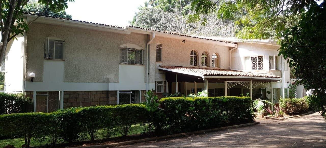 6BR Townhouse with DSQ & Mature Garden - Gigiri