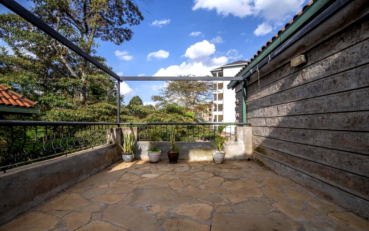5BR All-Ensuite Townhouse with DSQ & Generator - Kileleshwa