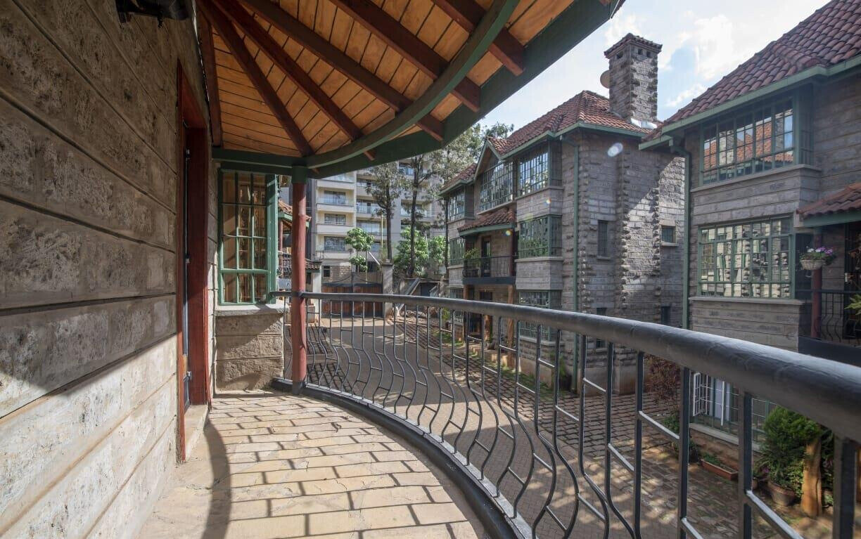 5BR All-Ensuite Townhouse with DSQ & Generator - Kileleshwa