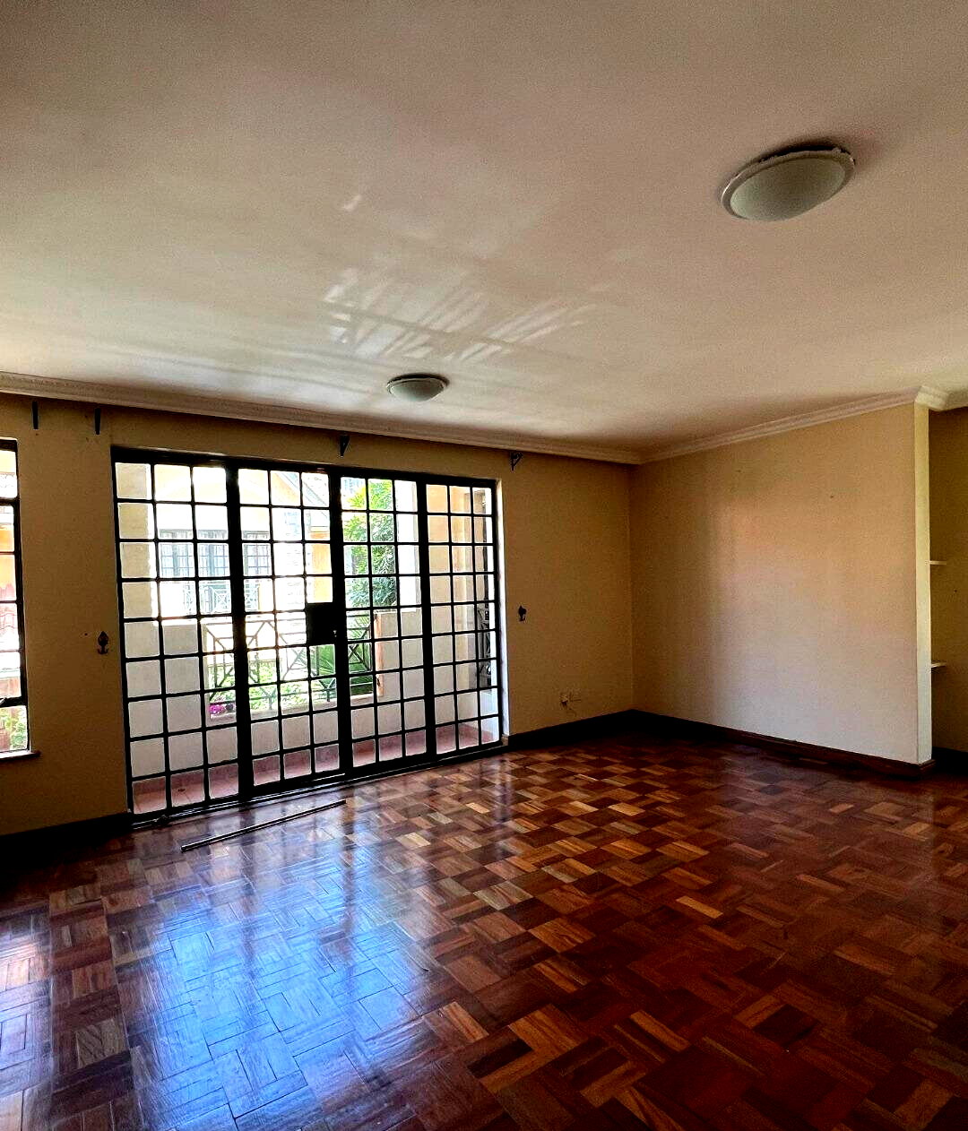 5-Ensuite Townhouse with Pool & Family Room - Lavington