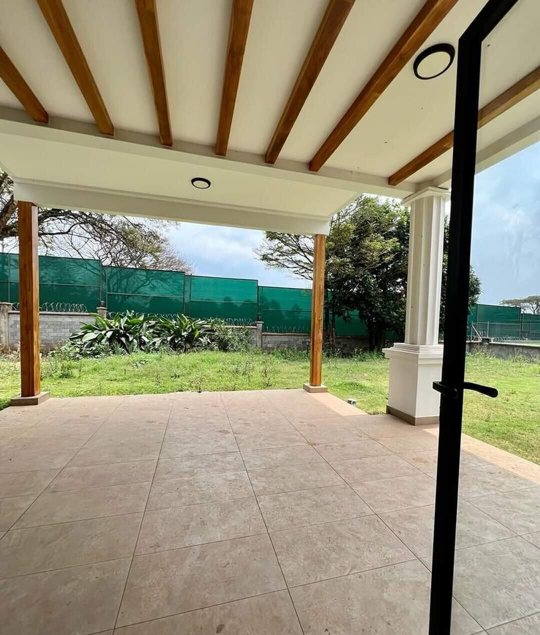 5-Ensuite Townhouse with Rooftop Terrace & Smart Home - Loresho
