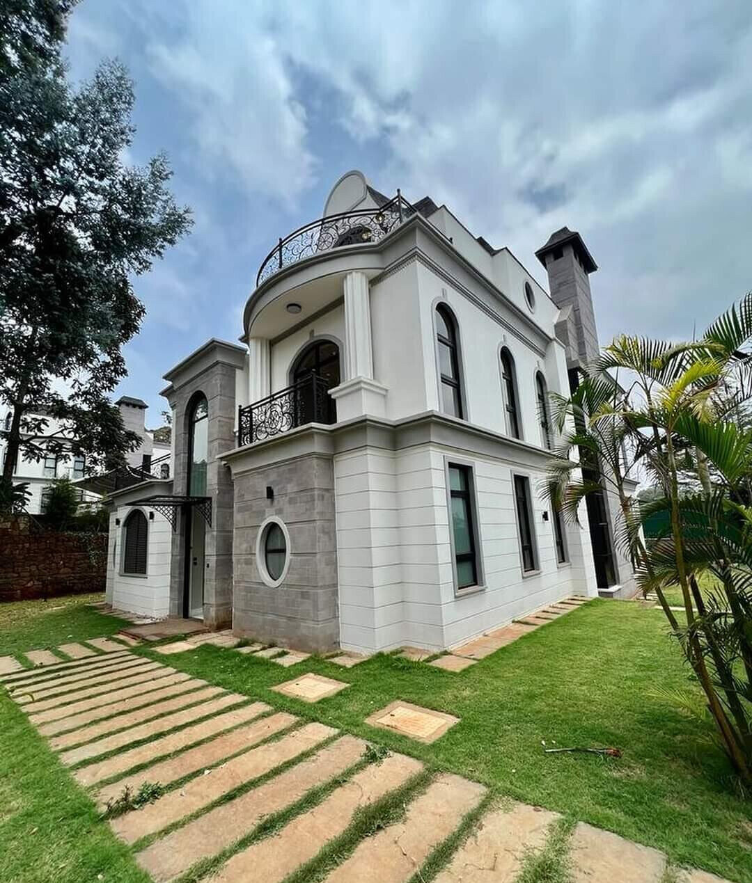 5-Ensuite Townhouse with Rooftop Terrace & Smart Home - Loresho