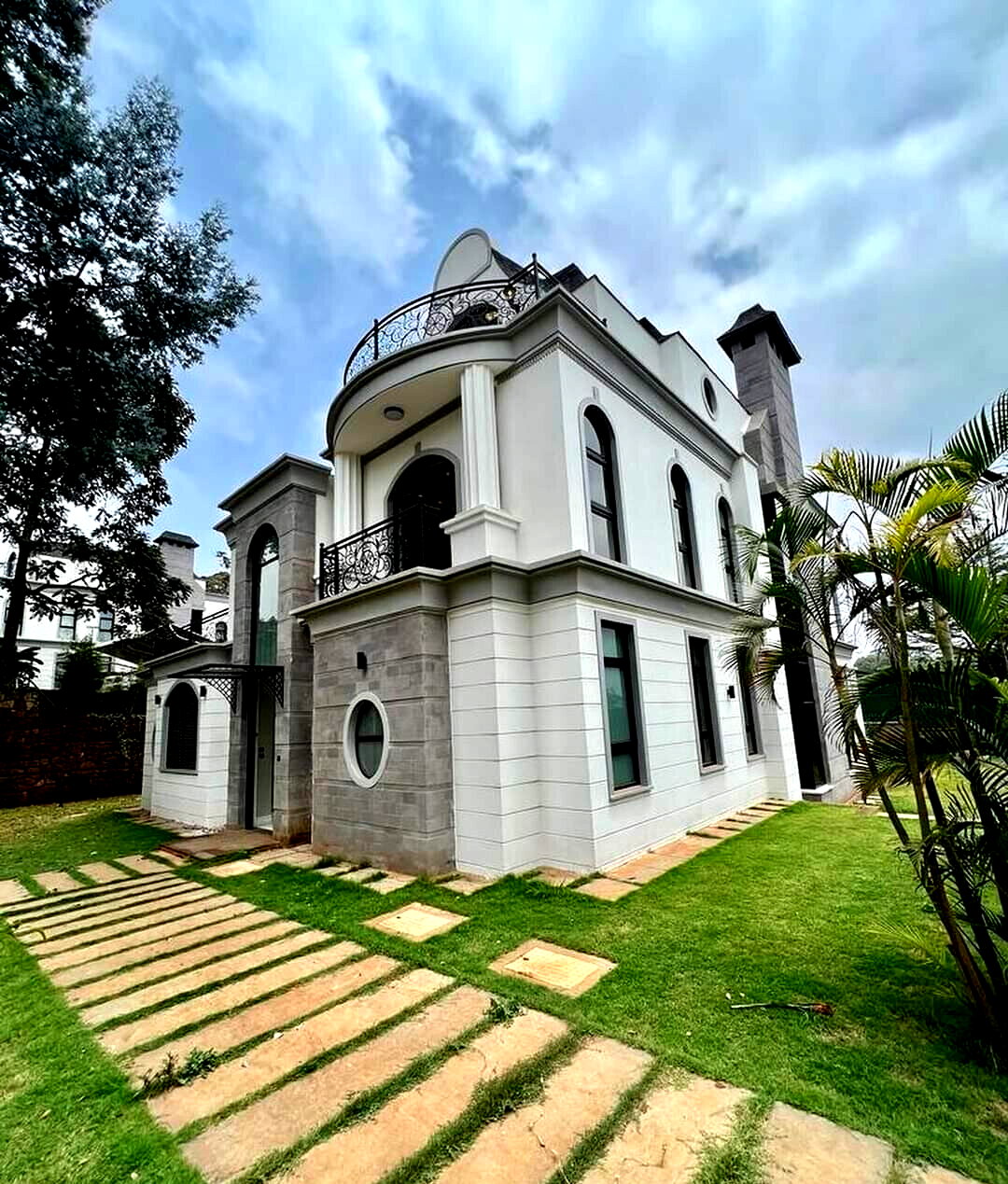 5-Ensuite Townhouse with Rooftop Terrace & Smart Home - Loresho