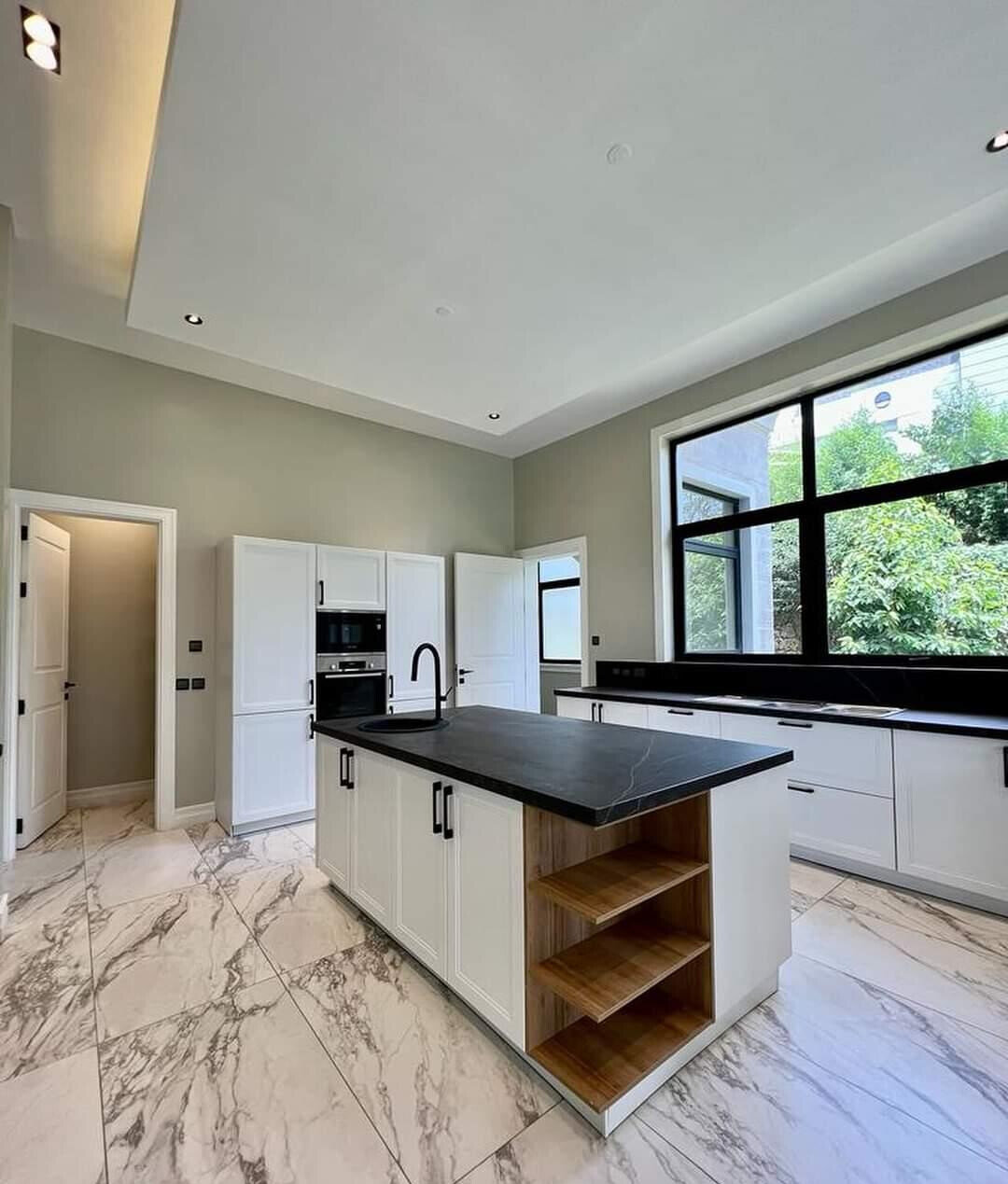 5-Ensuite Townhouse with Rooftop Terrace & Smart Home - Loresho