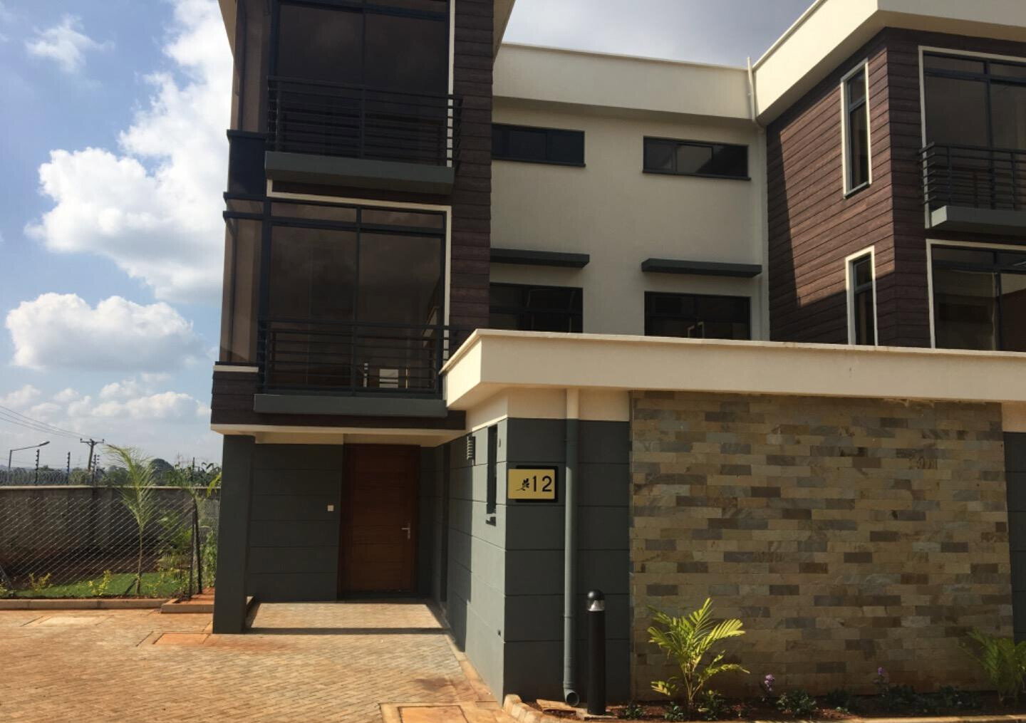 4BR Townhouse with DSQ & Sunken Living Room - Loresho
