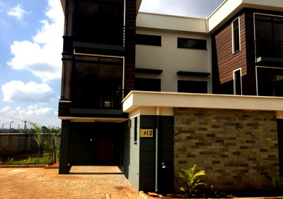 4BR Townhouse with DSQ & Sunken Living Room - Loresho