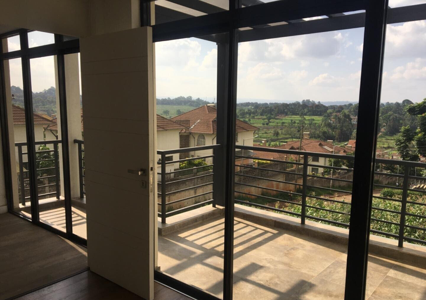 4BR Townhouse with DSQ & Sunken Living Room - Loresho
