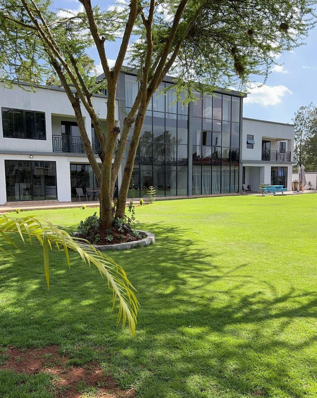 11-Bedroom Villa with Servant Quarters on Half-Acre – Karen