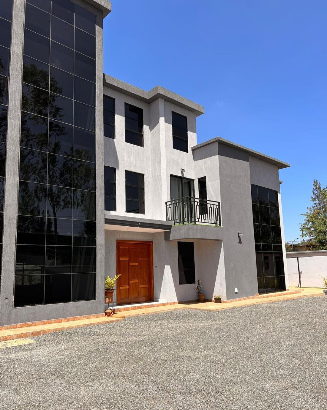 11-Bedroom Villa with Servant Quarters on Half-Acre – Karen