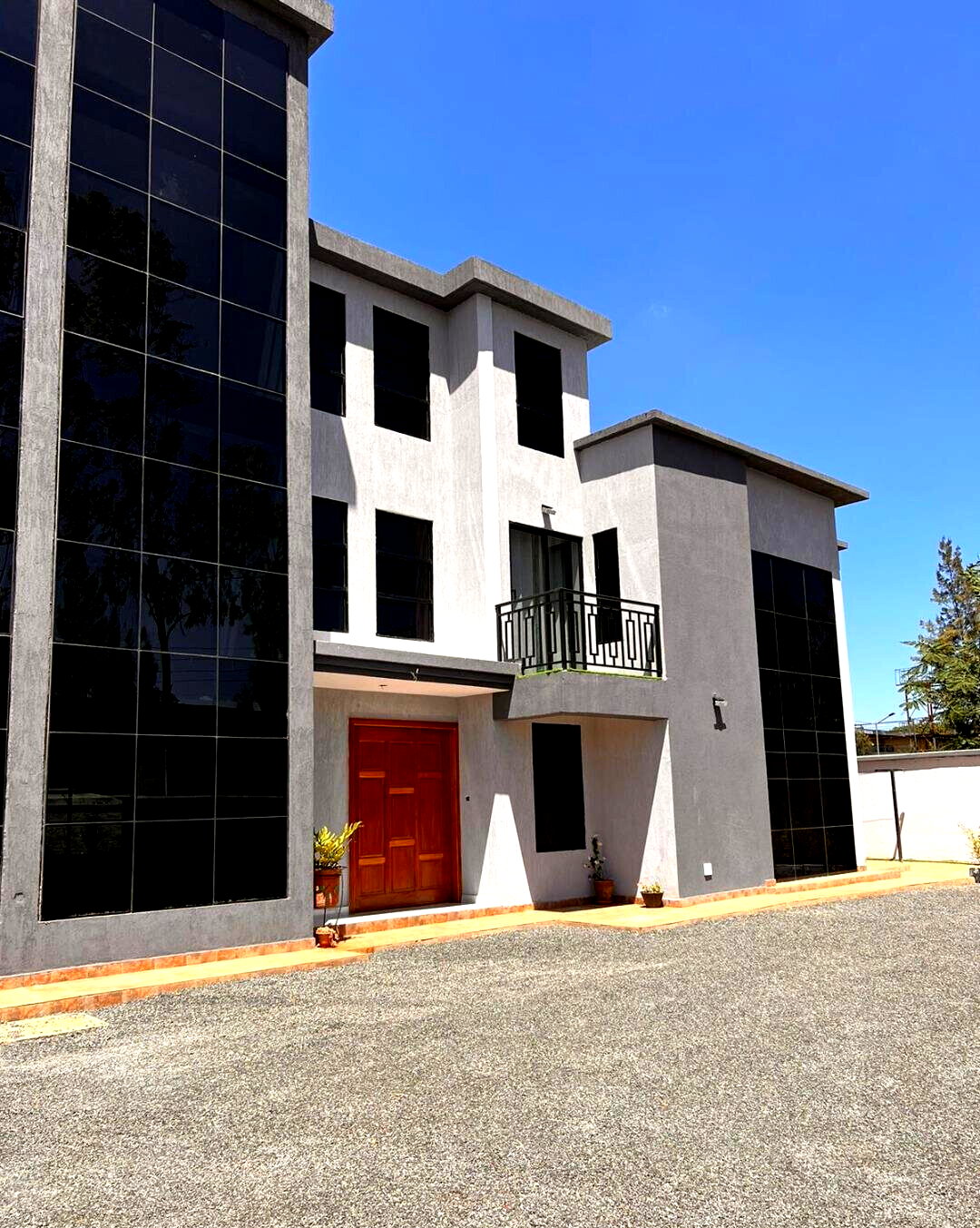 11-Bedroom Villa with Servant Quarters on Half-Acre – Karen