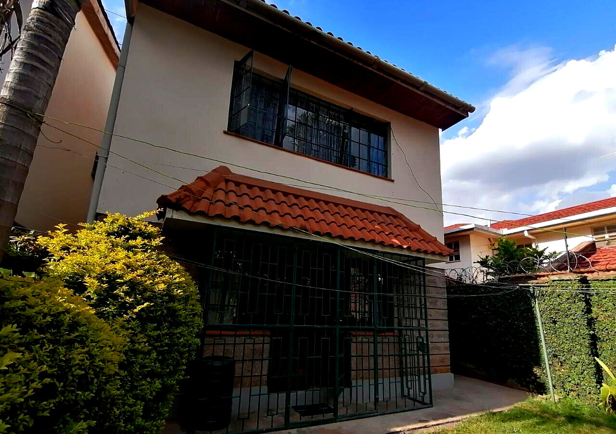 5BR Townhouse with Private Garden & Parking - Kileleshwa