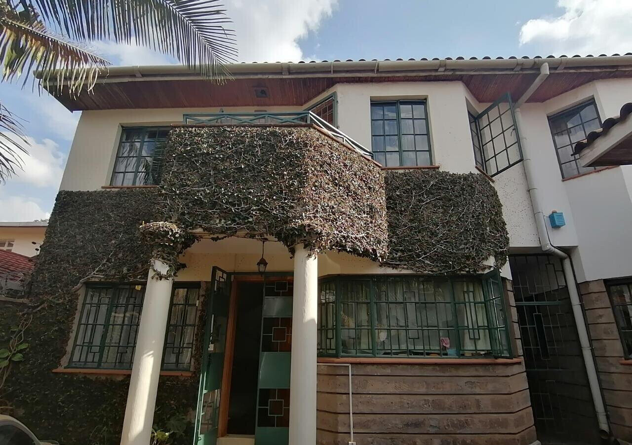 5BR Townhouse with Private Garden & Parking - Kileleshwa