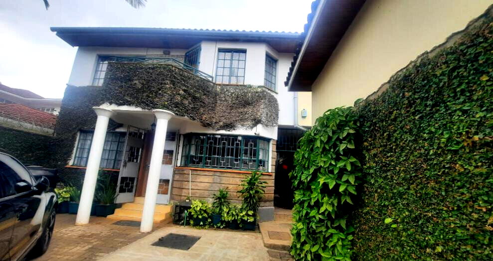 5BR Townhouse with Private Garden & Parking - Kileleshwa
