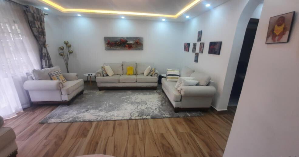 5BR Townhouse with Private Garden & Parking - Kileleshwa