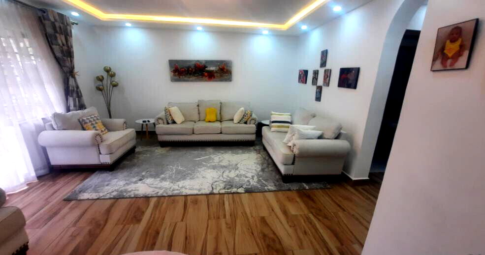 5BR Townhouse with Private Garden & Parking - Kileleshwa