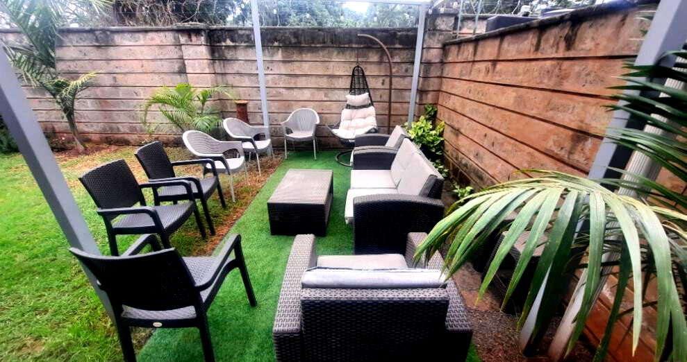 5BR Townhouse with Private Garden & Parking - Kileleshwa