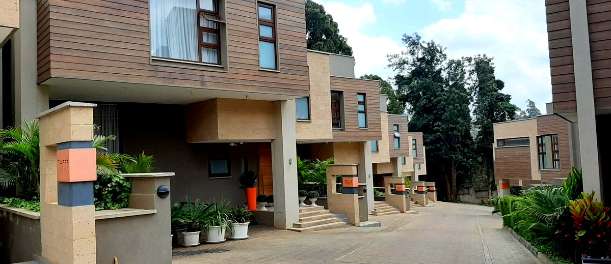 4-Ensuite Townhouse with DSQ & Generator - Lavington