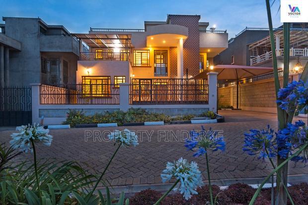 4bdrm Townhouse/Terrace In Oluluua Road, Kibiku For Sale