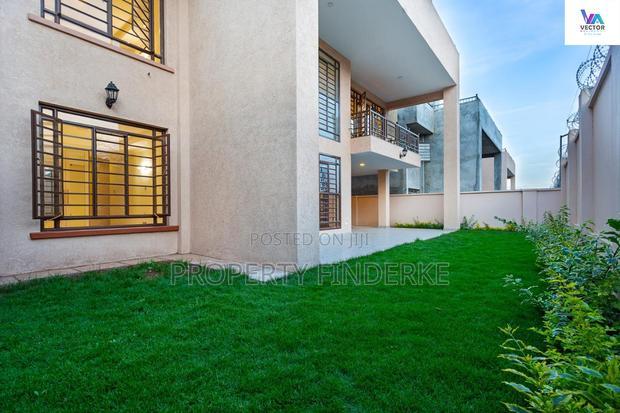 4bdrm Townhouse/Terrace In Oluluua Road, Kibiku For Sale