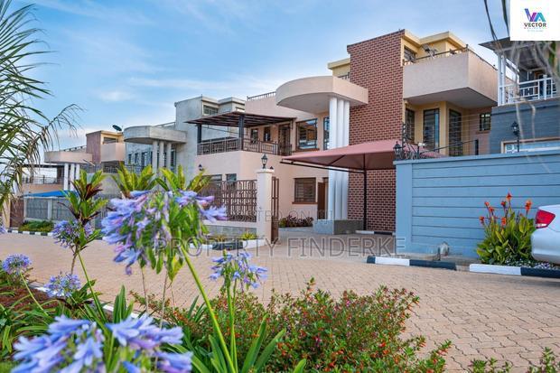 4bdrm Townhouse/Terrace In Oluluua Road, Kibiku For Sale