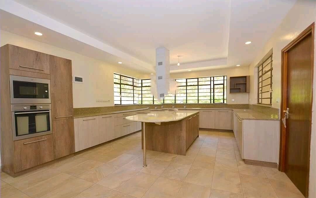 5-Ensuite Townhouse with Fireplace & DSQ - Lower Kabete