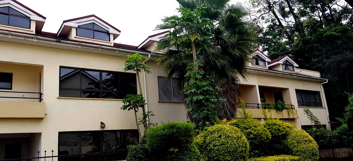 5-Ensuite Townhouse with Rooftop Terrace & DSQ - Lavington