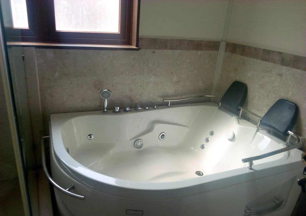 Newly Built 4BR Townhouse with Pool & DSQ - Westlands