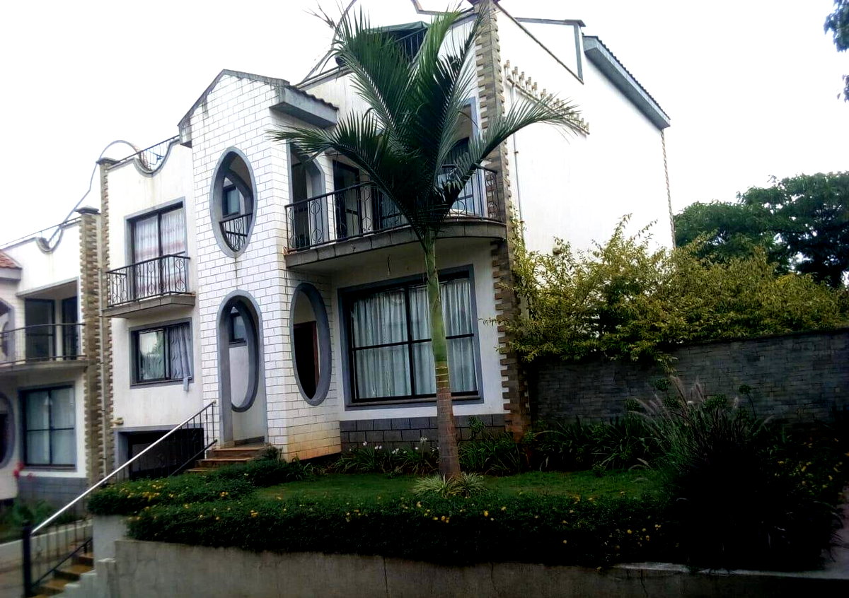 Newly Built 4BR Townhouse with Pool & DSQ - Westlands
