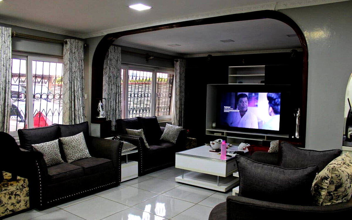 6-Bedroom Maisonette with Solar & Water Tank - Spring Valley
