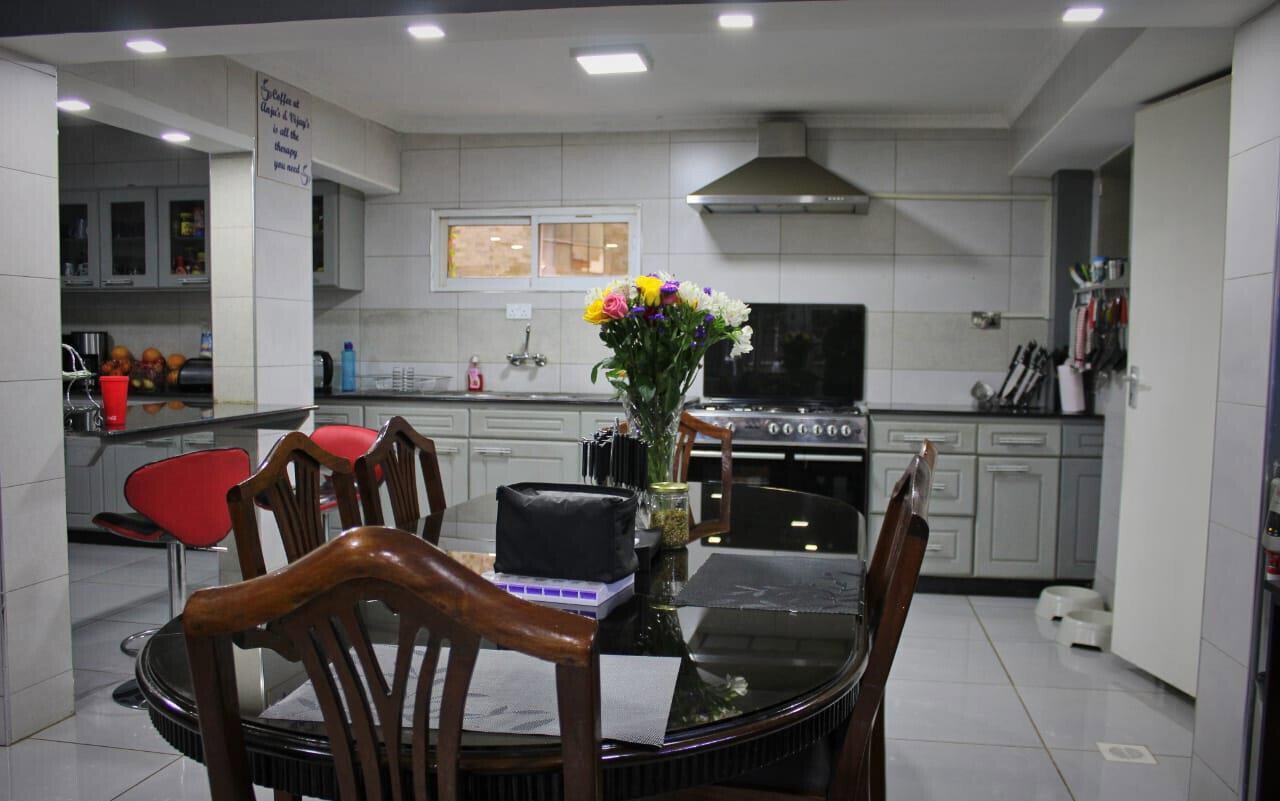 6-Bedroom Maisonette with Solar & Water Tank - Spring Valley