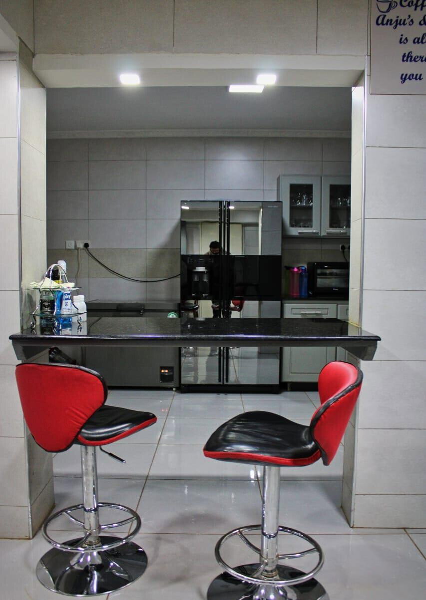 6-Bedroom Maisonette with Solar & Water Tank - Spring Valley
