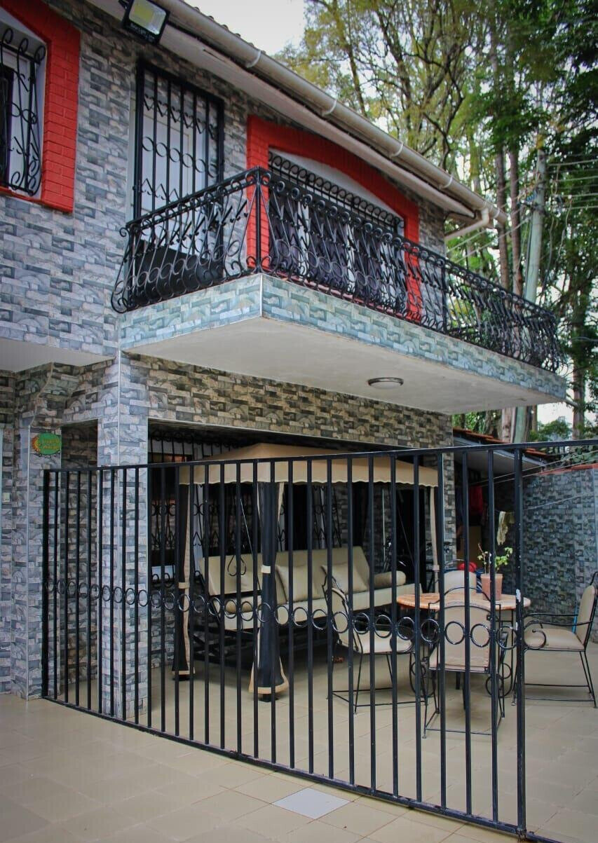 6-Bedroom Maisonette with Solar & Water Tank - Spring Valley