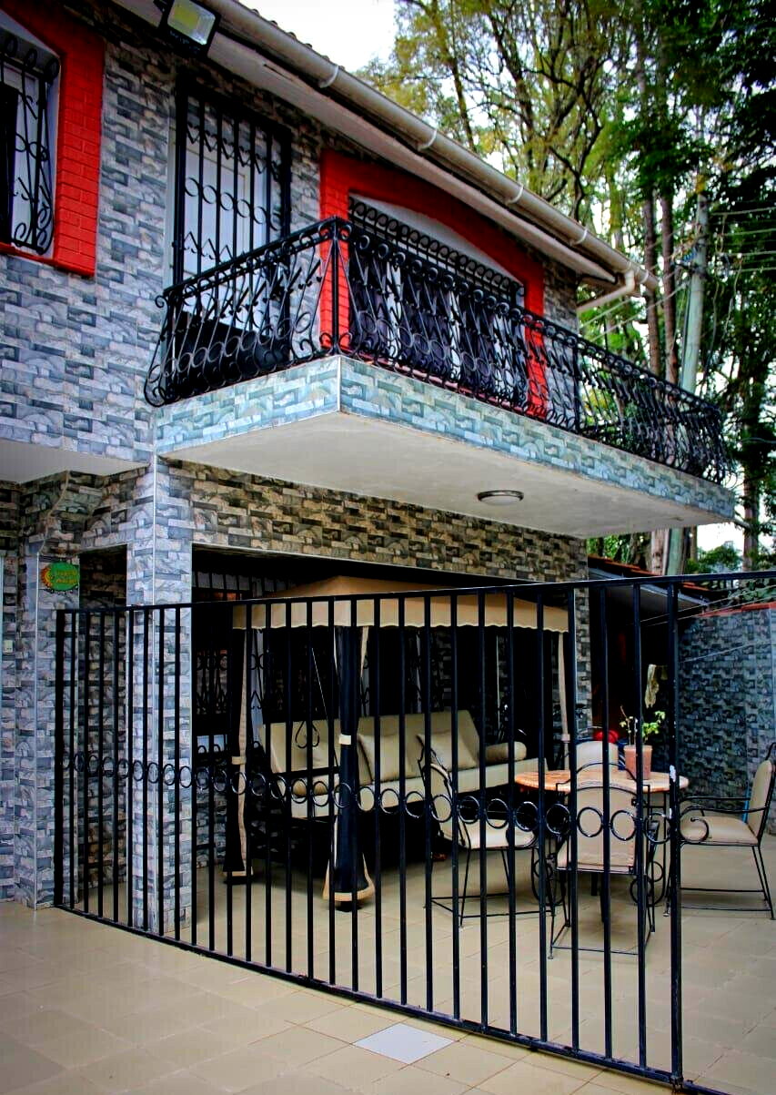 6-Bedroom Maisonette with Solar & Water Tank - Spring Valley