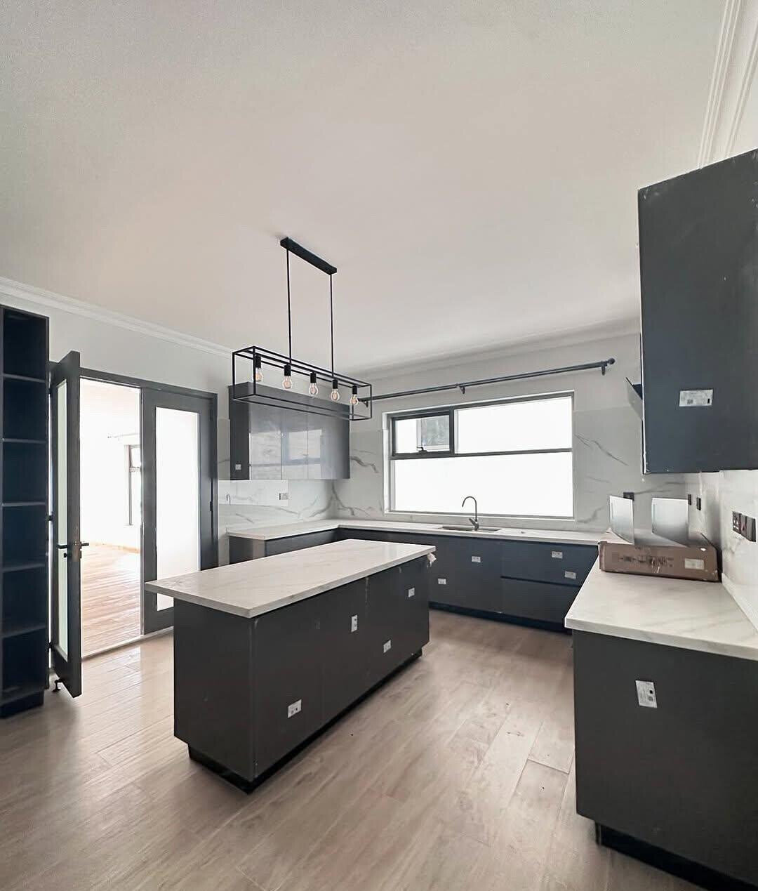 Ultra Modern 5-Ensuite Townhouse with Rooftop Terrace - Lavington