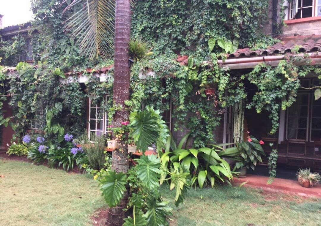 5BR Townhouse with Expansive Garden & Parking - Lavington