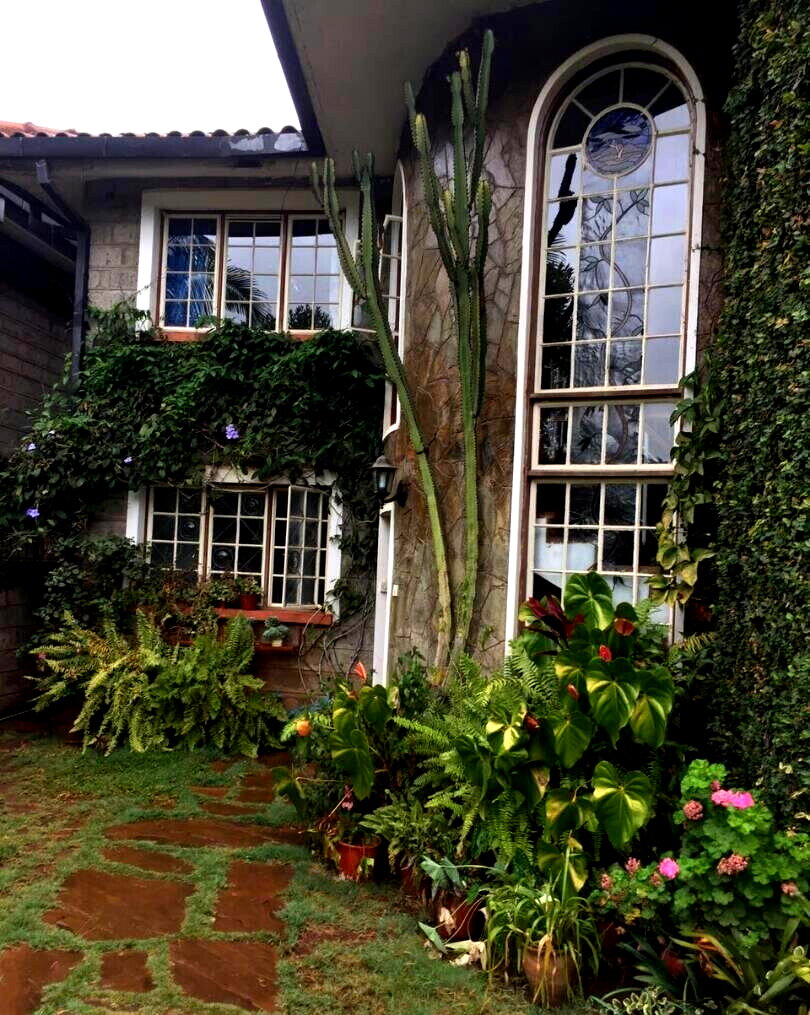 5BR Townhouse with Expansive Garden & Parking - Lavington