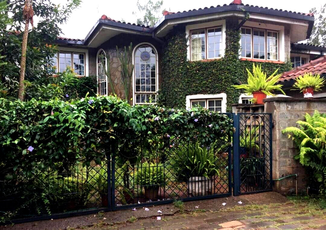 5BR Townhouse with Expansive Garden & Parking - Lavington