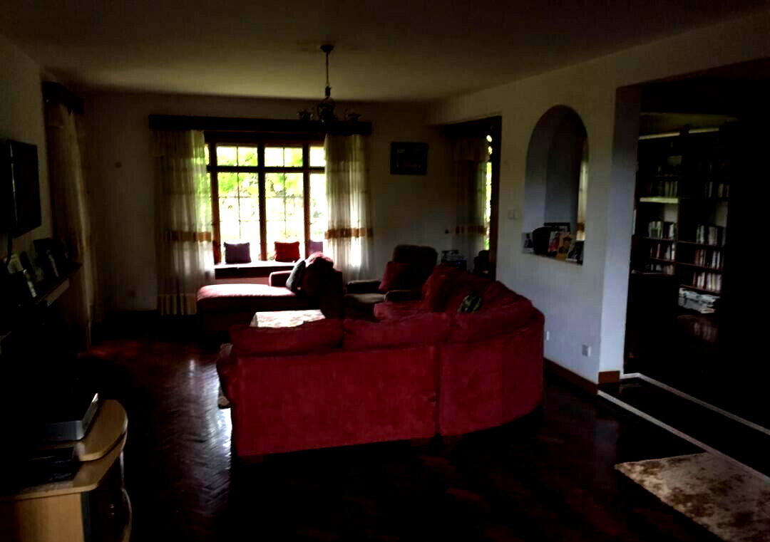 5BR Townhouse with Expansive Garden & Parking - Lavington
