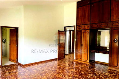 5bdrm Townhouse/Terrace in Raphta Road Area for sale - Image 17