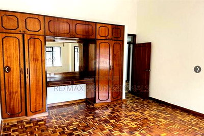 5bdrm Townhouse/Terrace in Raphta Road Area for sale - Image 20