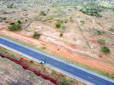 Prime 5 Acres Touching Namanga Tarmac at 2.2m Per Acre - Image 2