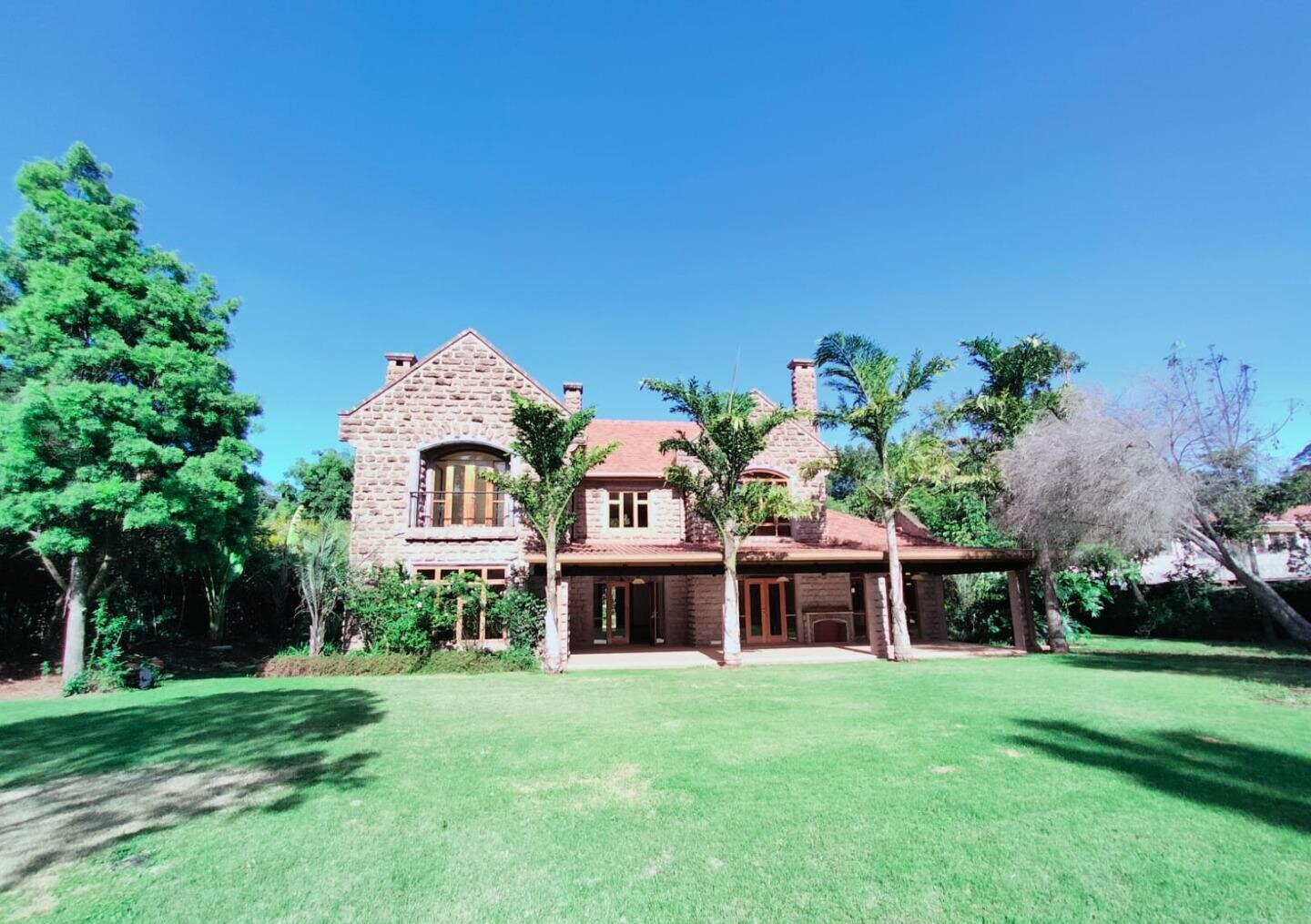 5-Ensuite Townhouse with Double-Glazed Windows & Mature Gardens – Karen