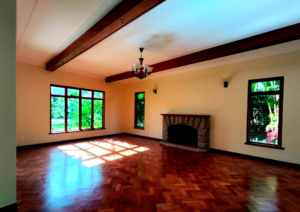 5-Ensuite Townhouse with Double-Glazed Windows & Mature Gardens – Karen