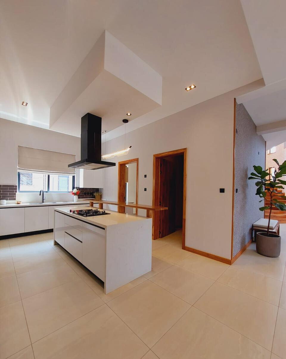 5BR En-Suite Townhouse with Pool & DSQ - Loresho