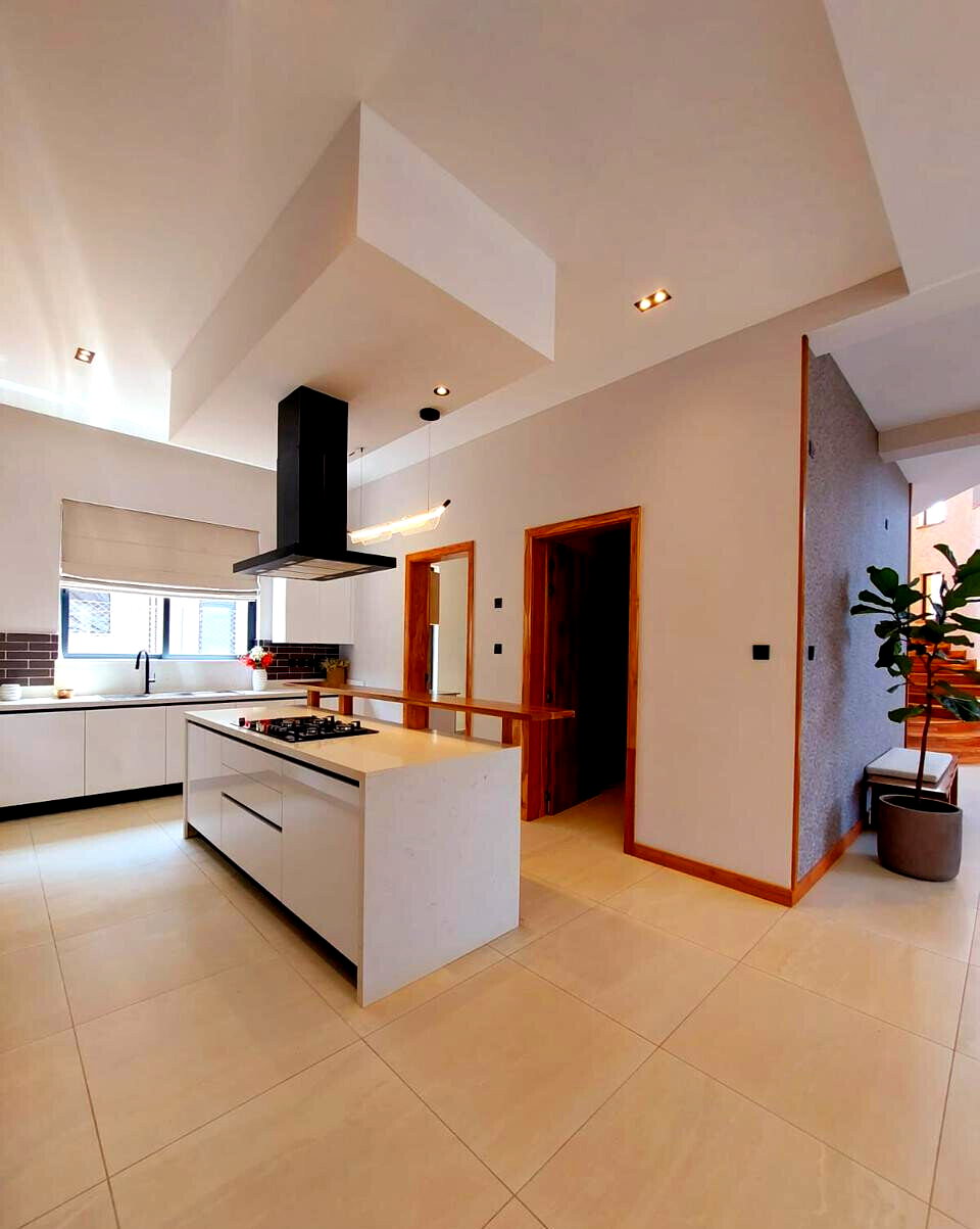 5BR En-Suite Townhouse with Pool & DSQ - Loresho
