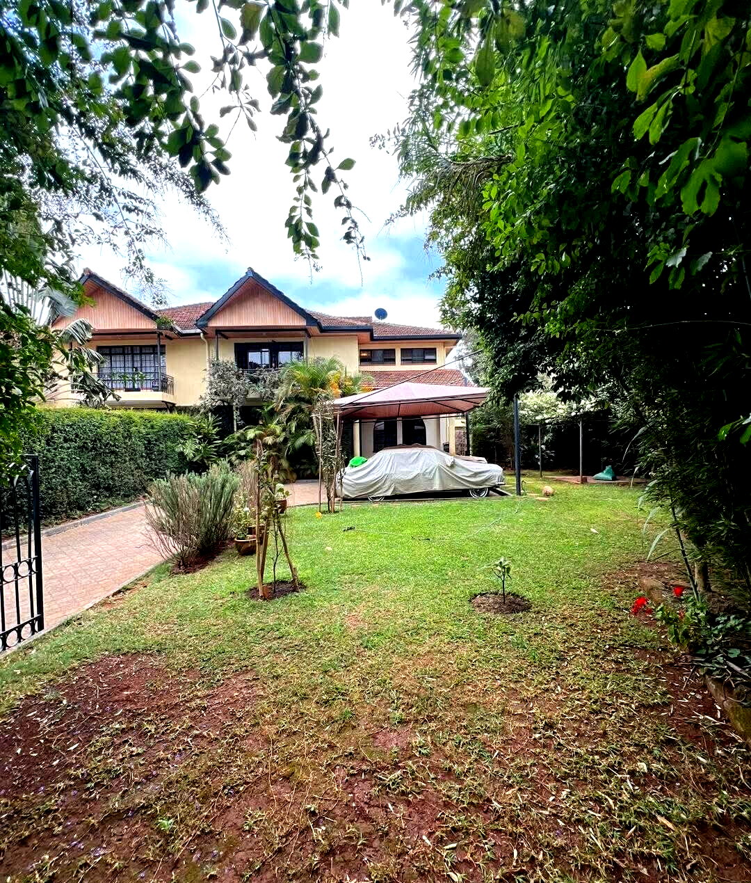 4-Ensuite Townhouse with DSQ & Private Garden - Lavington