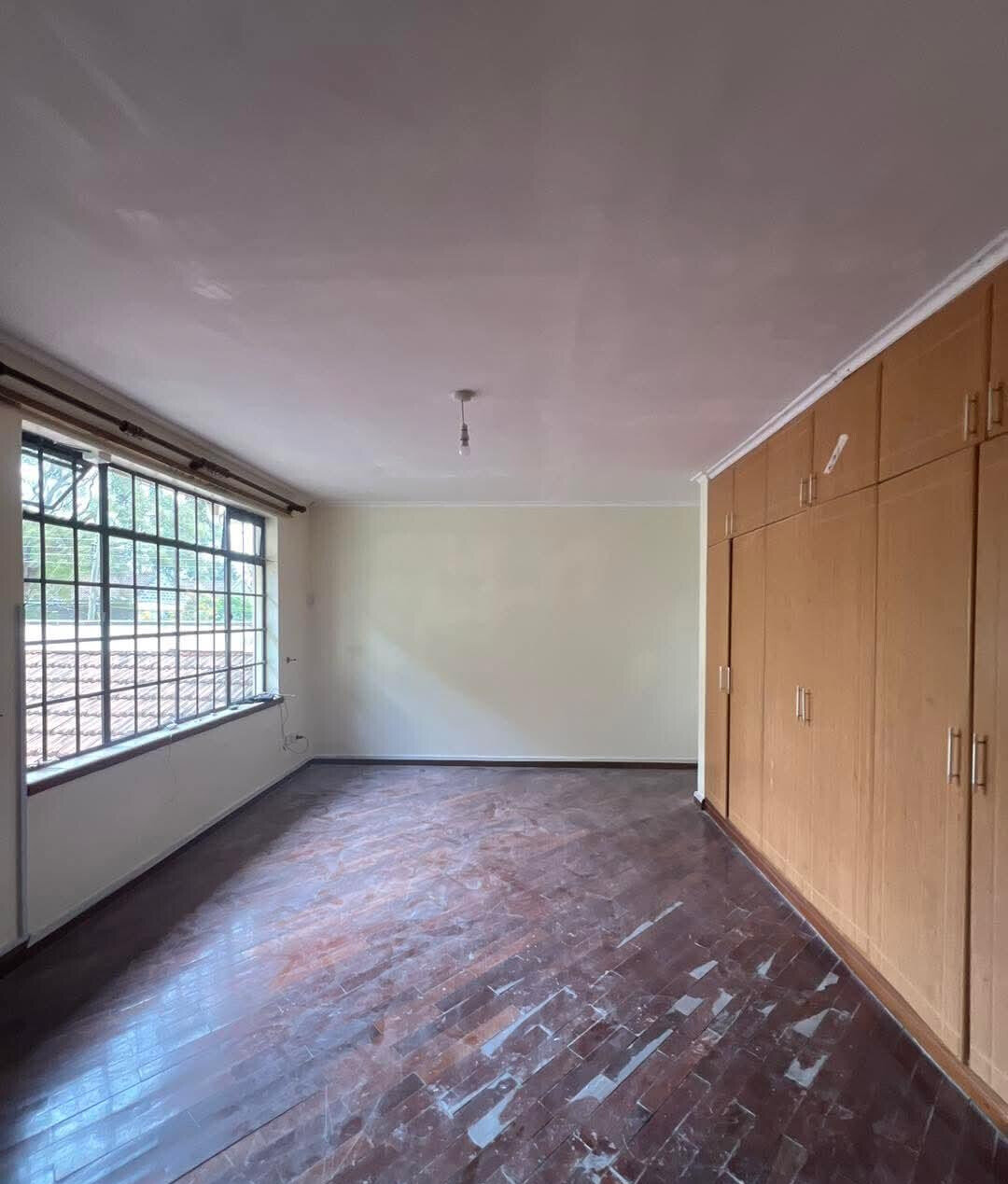 4-Ensuite Townhouse with DSQ & Private Garden - Lavington