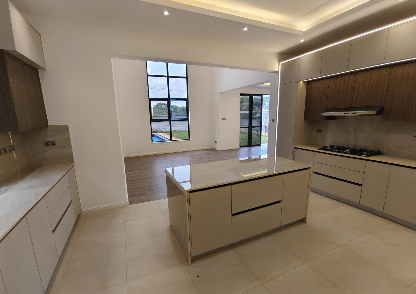 Corner Villa with Pool & DSQ in Lavington Green