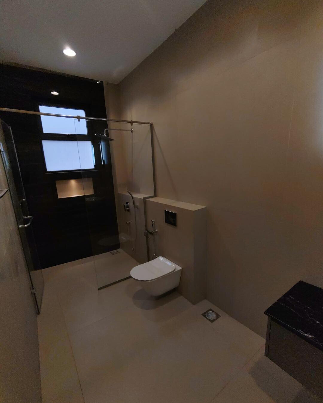 Corner Villa with Pool & DSQ in Lavington Green
